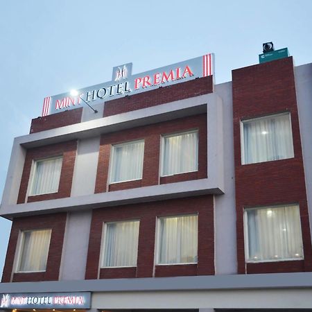 Mint Hotel Premia Chandigarh, Zirakpur Екстериор снимка