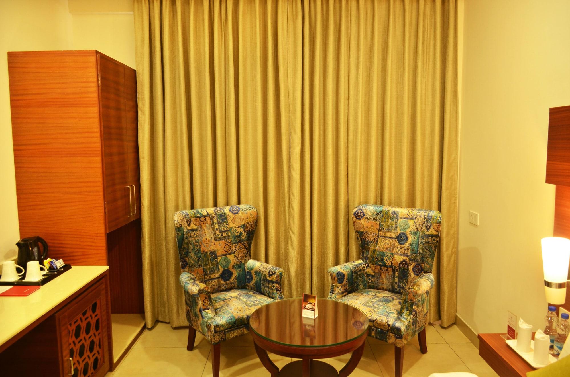 Mint Hotel Premia Chandigarh, Zirakpur Екстериор снимка