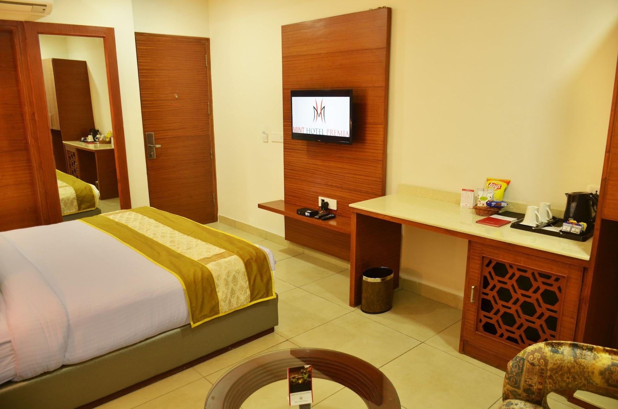 Mint Hotel Premia Chandigarh, Zirakpur Екстериор снимка