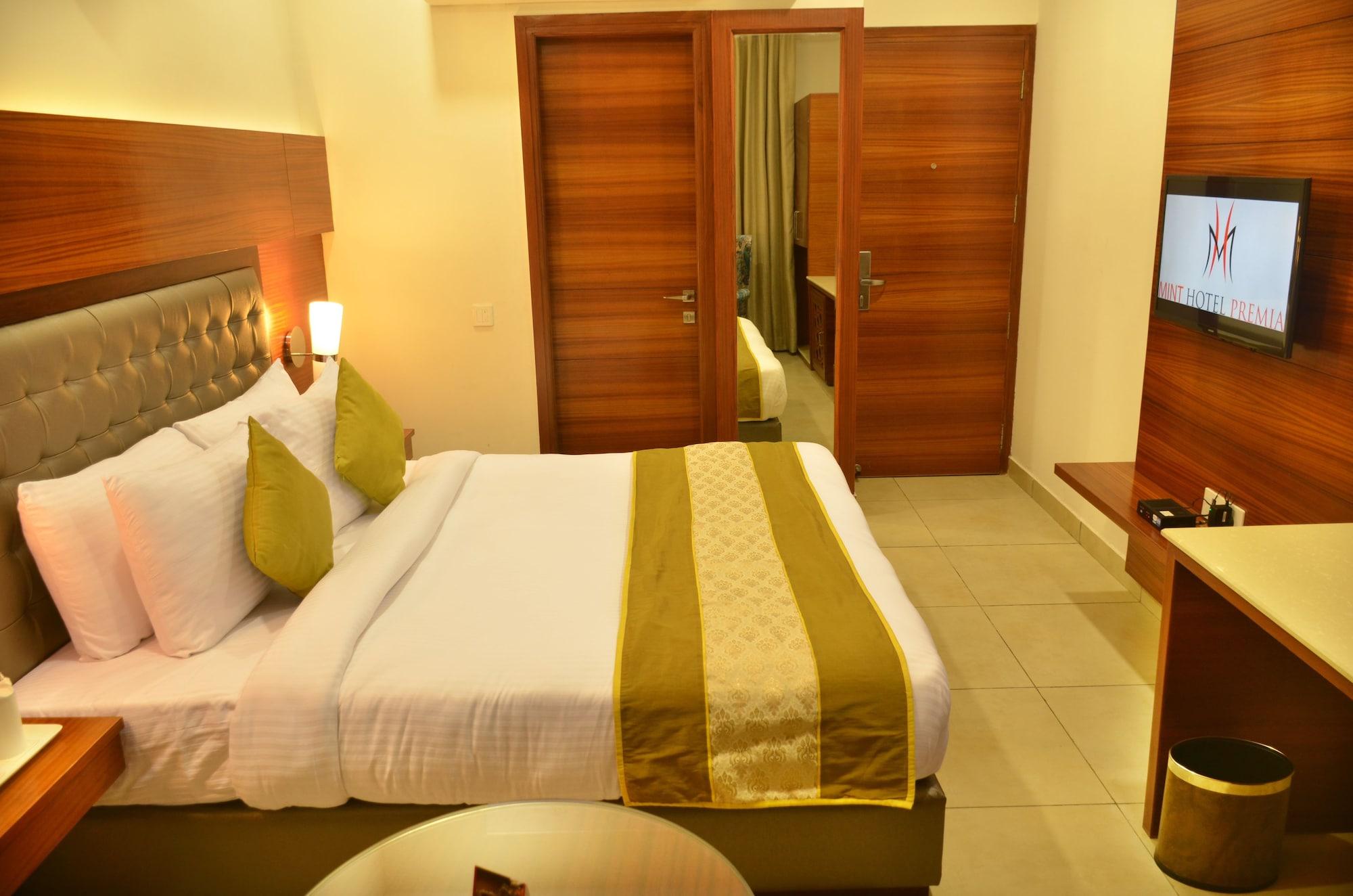 Mint Hotel Premia Chandigarh, Zirakpur Екстериор снимка