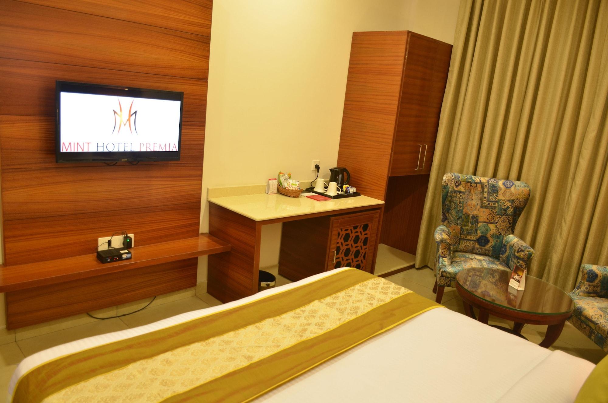 Mint Hotel Premia Chandigarh, Zirakpur Екстериор снимка