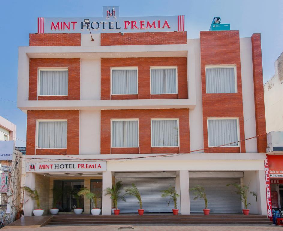 Mint Hotel Premia Chandigarh, Zirakpur Екстериор снимка