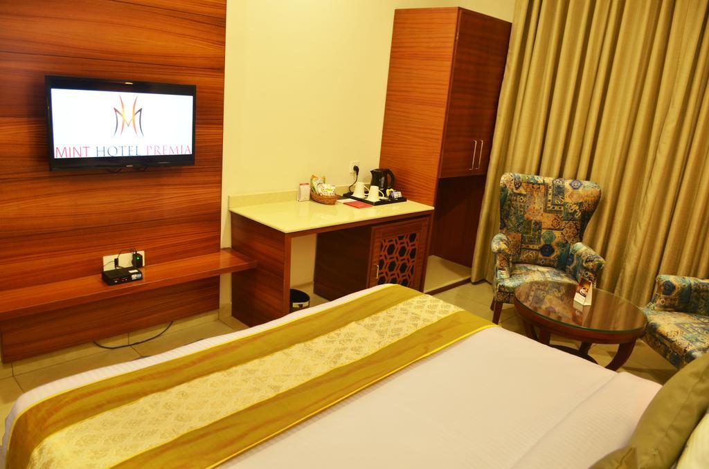 Mint Hotel Premia Chandigarh, Zirakpur Екстериор снимка