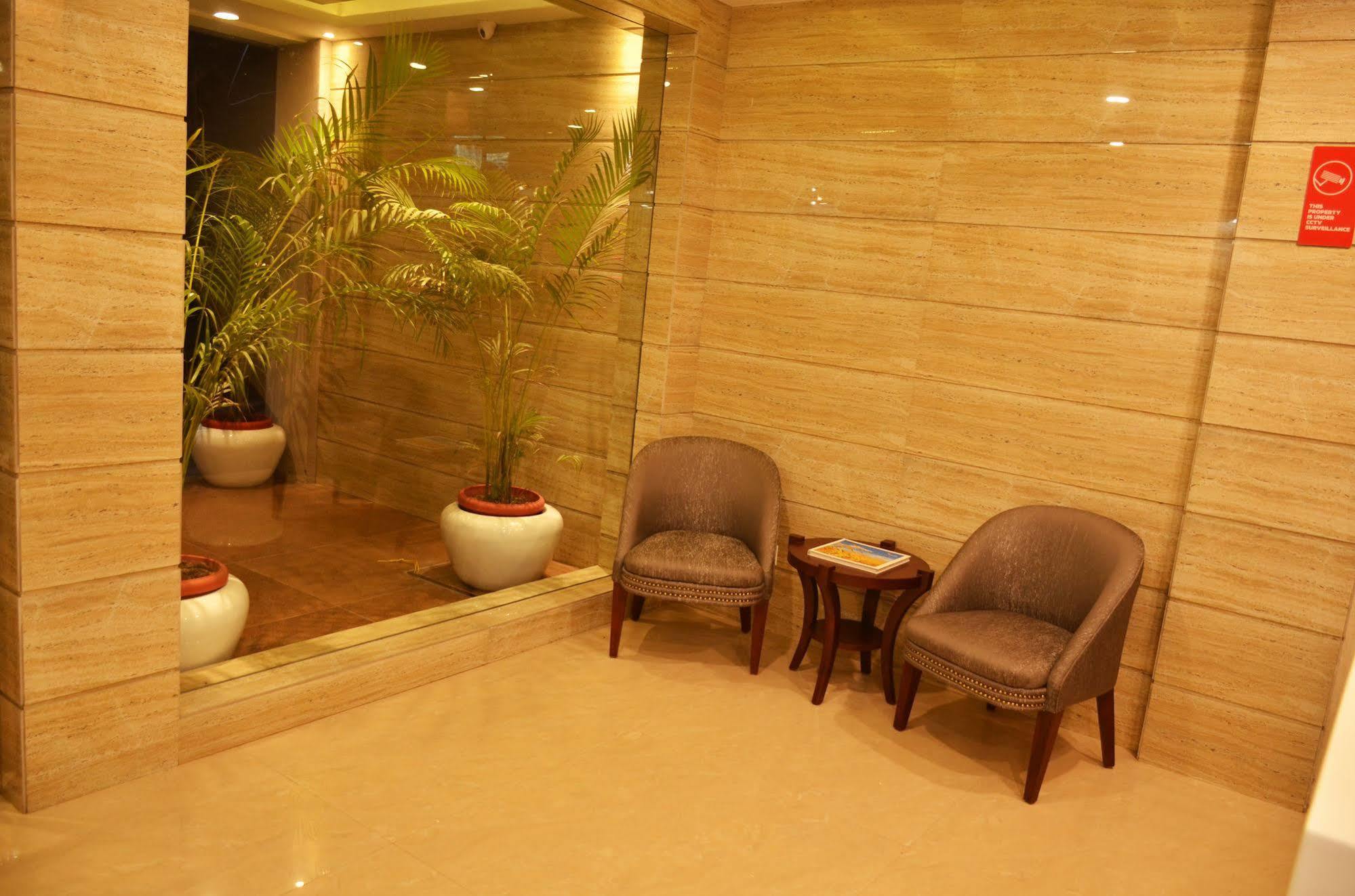 Mint Hotel Premia Chandigarh, Zirakpur Екстериор снимка