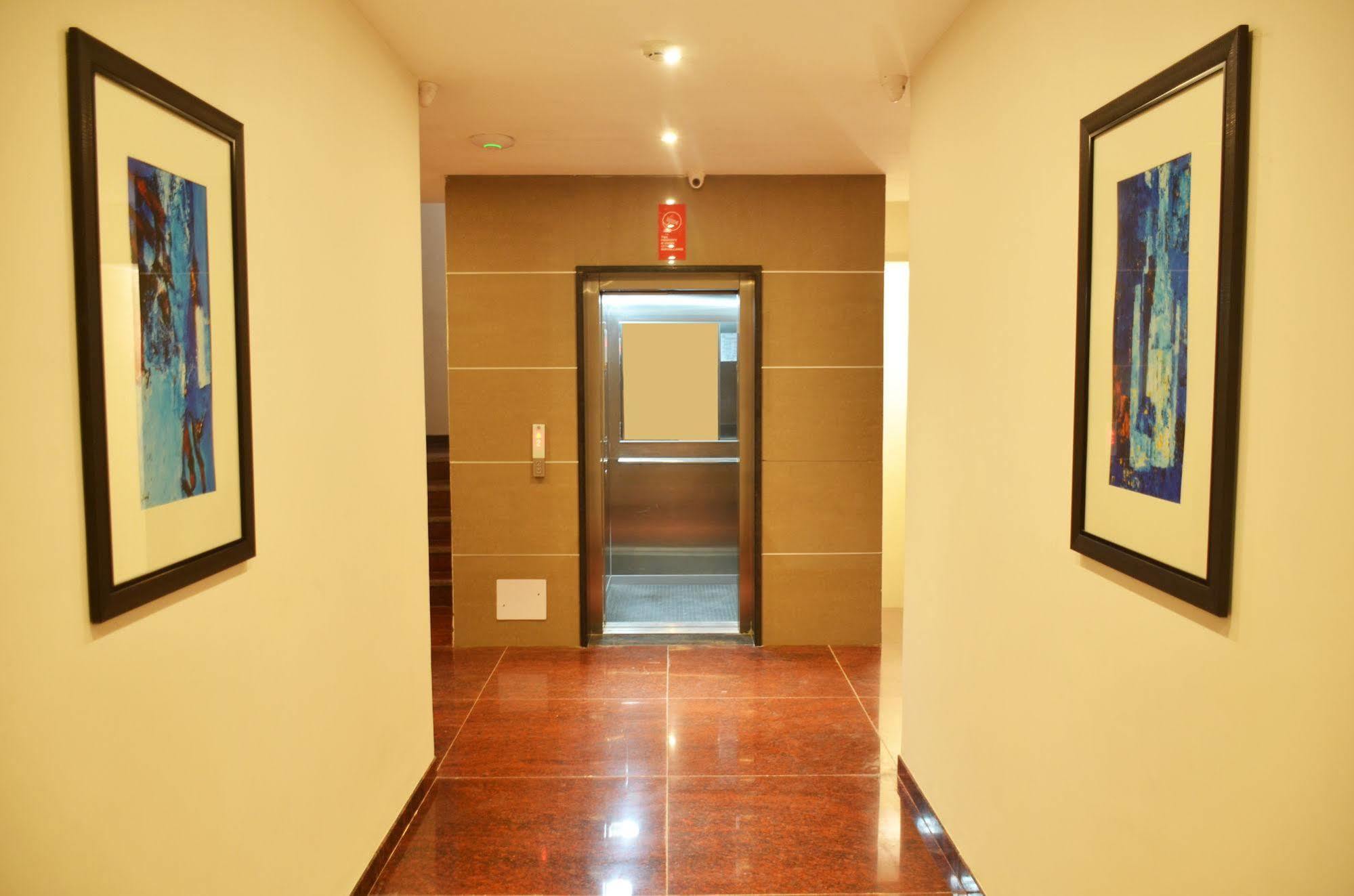 Mint Hotel Premia Chandigarh, Zirakpur Екстериор снимка